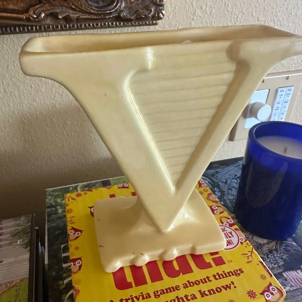Vintage Cream Ceramic Letter V Accent - Picture 3 of 5
